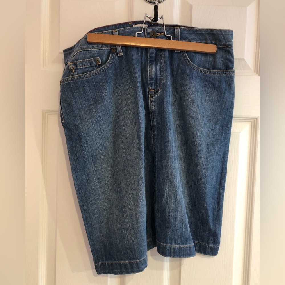 L. L. Bean Women‘s Favorite Fit Stonewashed Denim Skirt, Size 10, 20 1/2” long